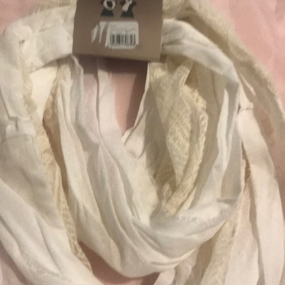Scarf - Picture 4 of 4